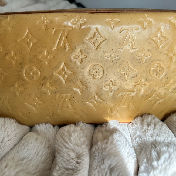 Louis Vuitton Houston Vernis Monogram - Picture 5 of 10